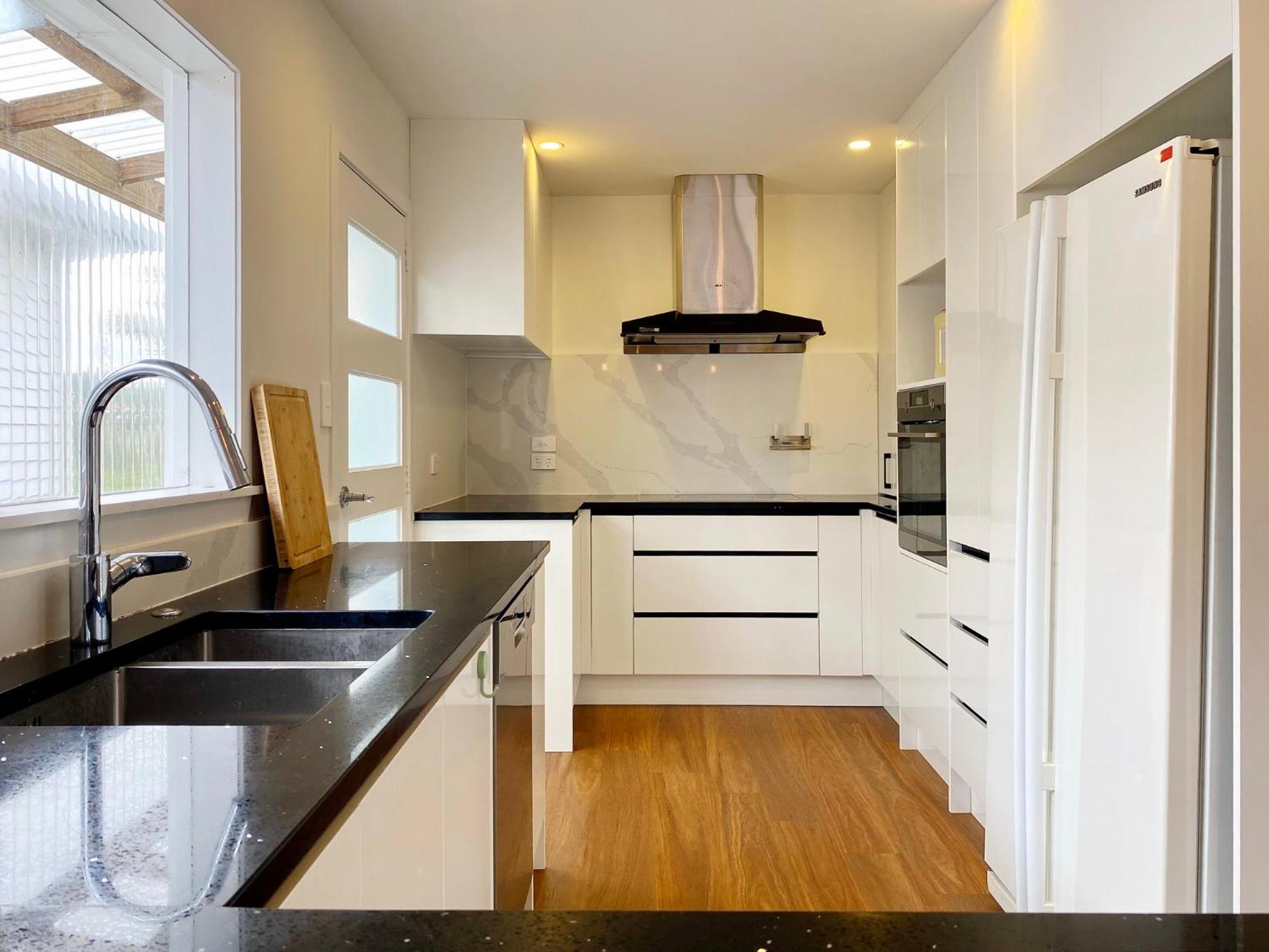 7Br 3Bh Beach Escape. 2 Min To Browns Bay Beach Auckland Exterior photo